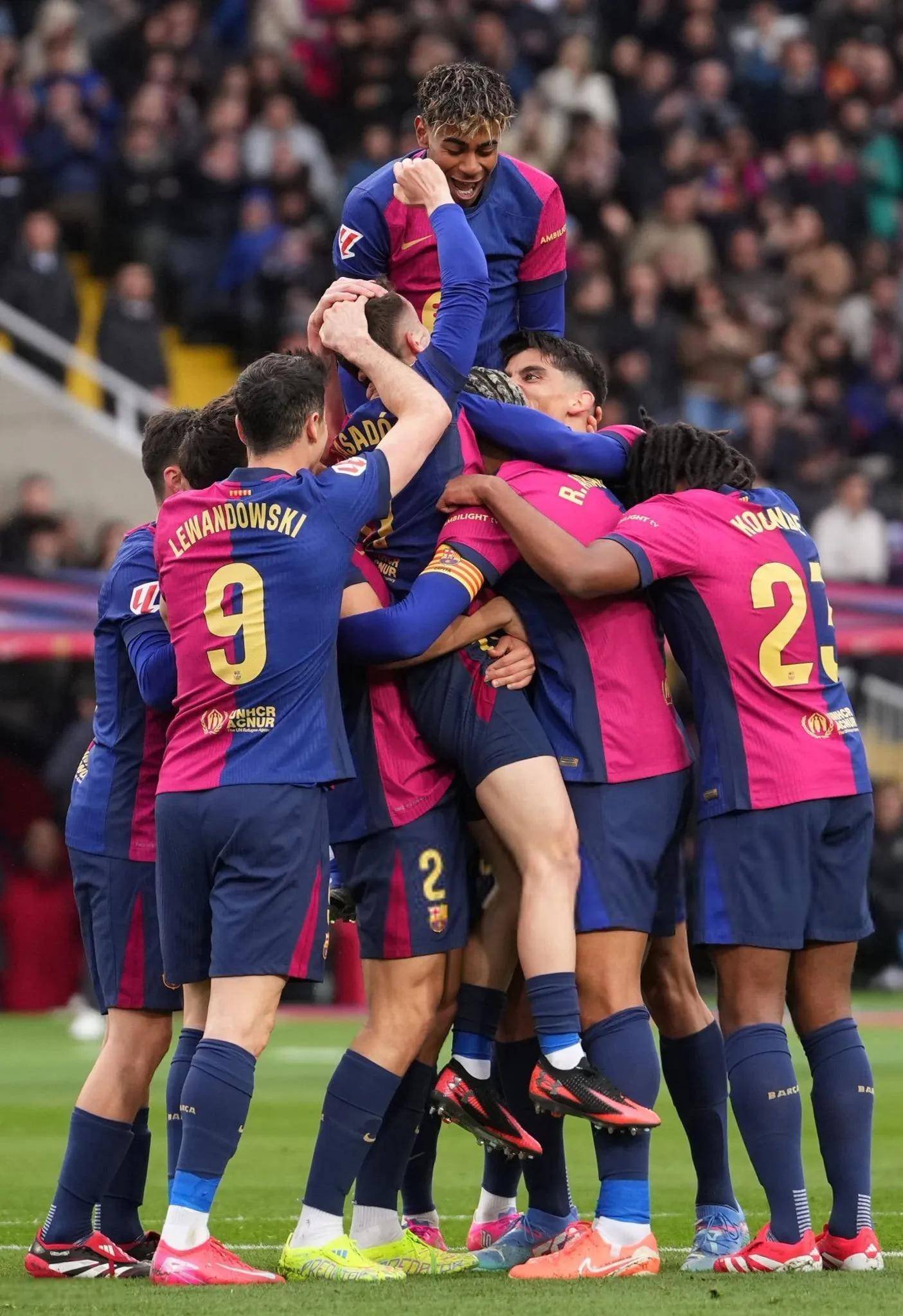 曼联攻击打破僵局,客场淘汰对手取得关键胜利 曼联攻击打破僵局,客场淘汰对手取得关键胜利