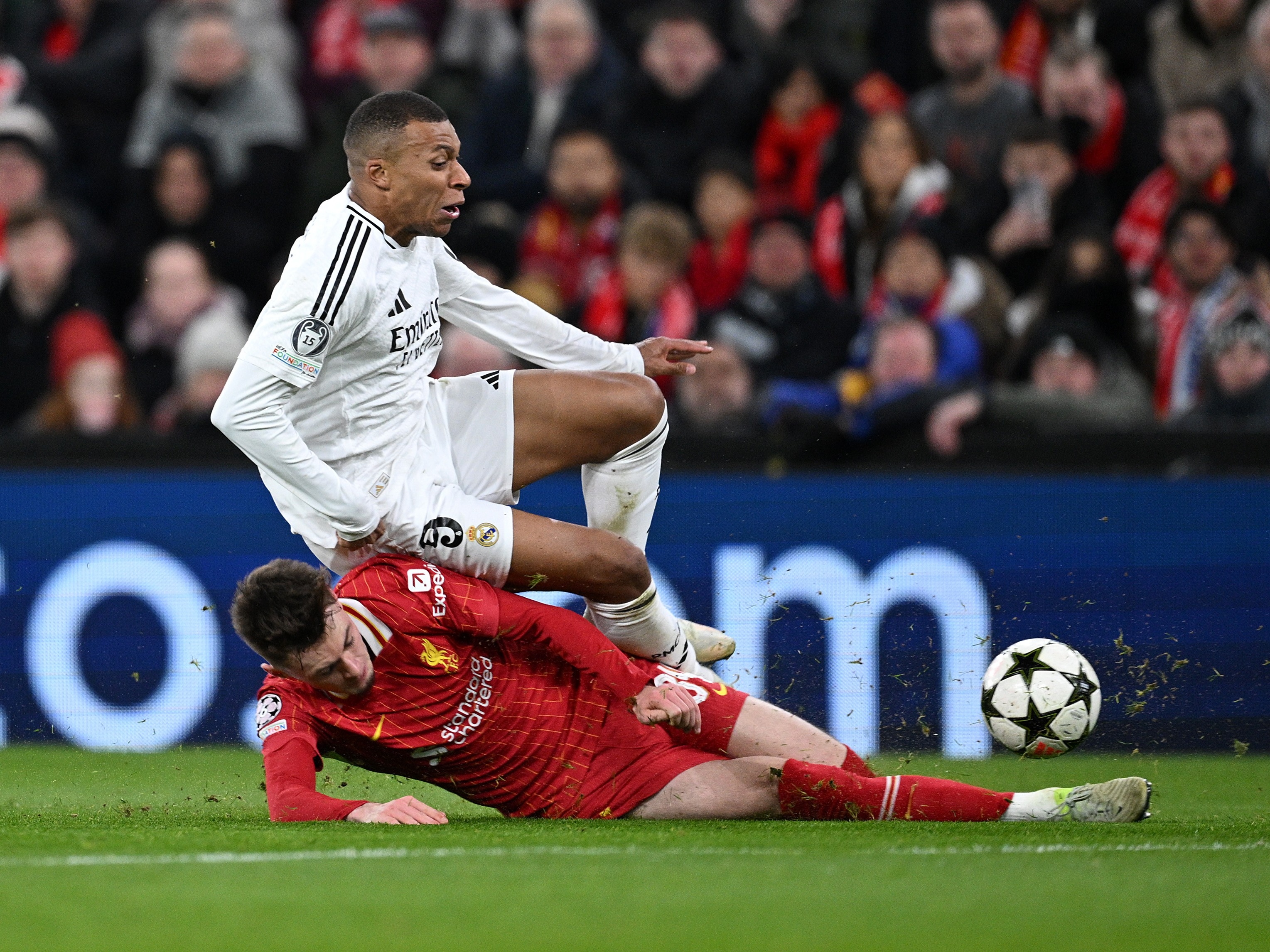 利物浦苦战晋级欧冠决赛，期待夺冠传奇重现