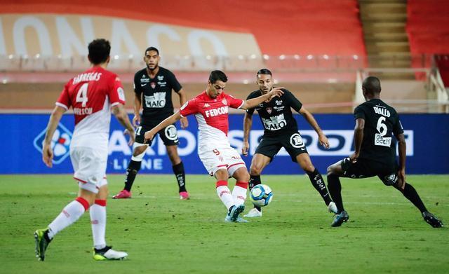 AYX体育赛事-关于摩纳哥主场不敌多特蒙德，遭遇惨败的信息