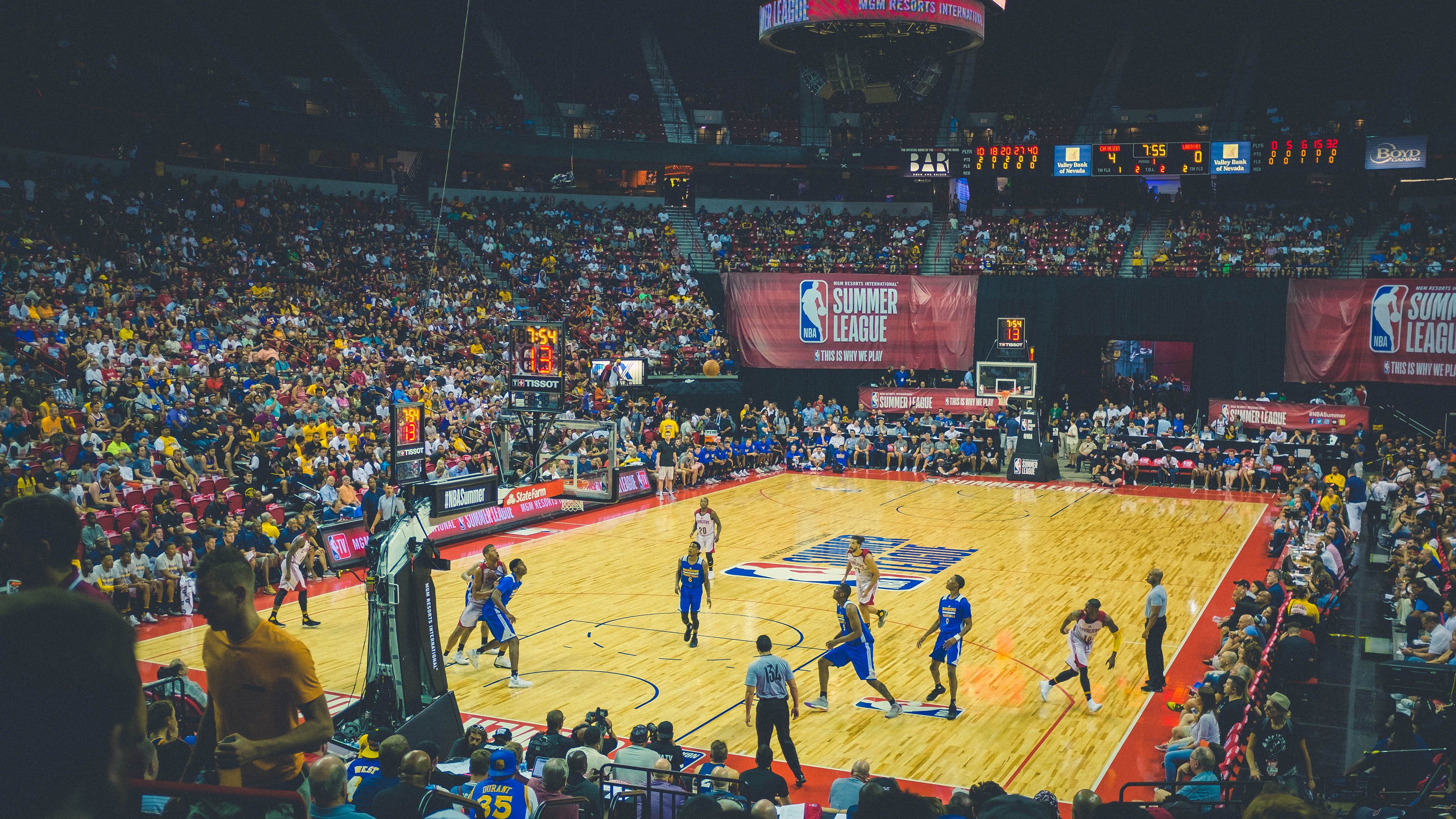 爱游戏入口-跨界统治力，从NBA到德甲，超级巨星如何定义主宰